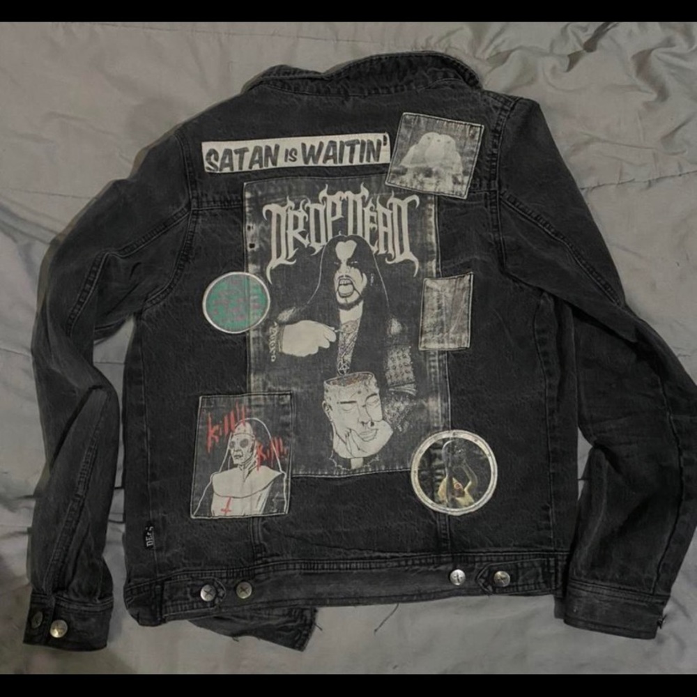 DROPDEAD Satan is waitin black denim jacket size Small. (Fits like a S-M)